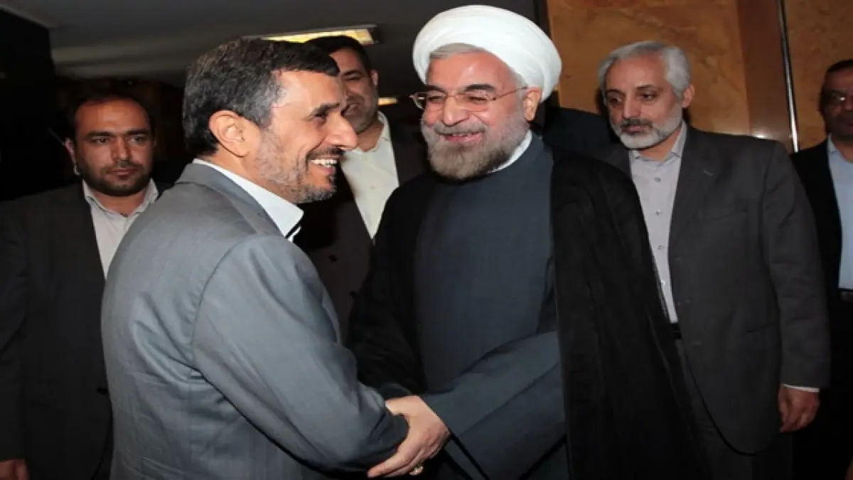 بعد أن دعاه للمناظرة.. روحاني يحمل نجاد مسؤولية الأزمات التي تعصف بإيران