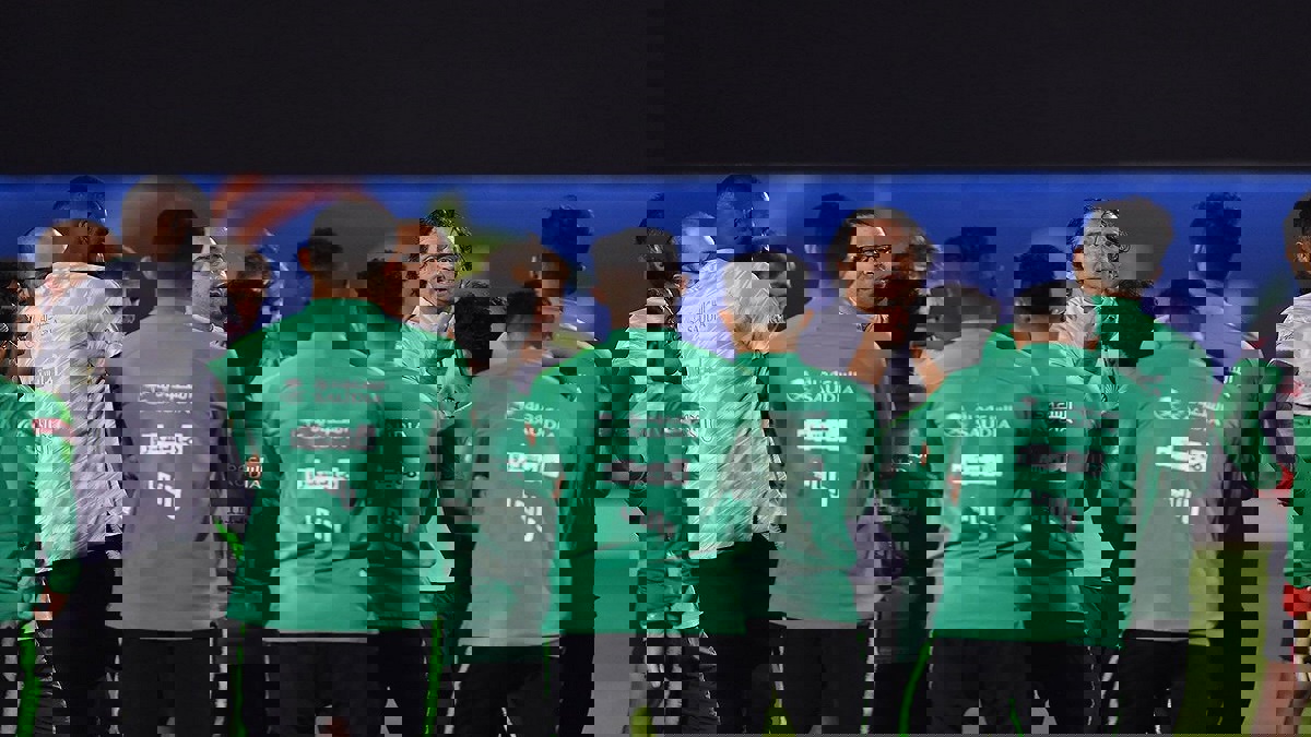 بيتزي لا يستبعد استدعاء لاعبين جدد لتشكيلة المنتخب السعودي في كأس آسيا