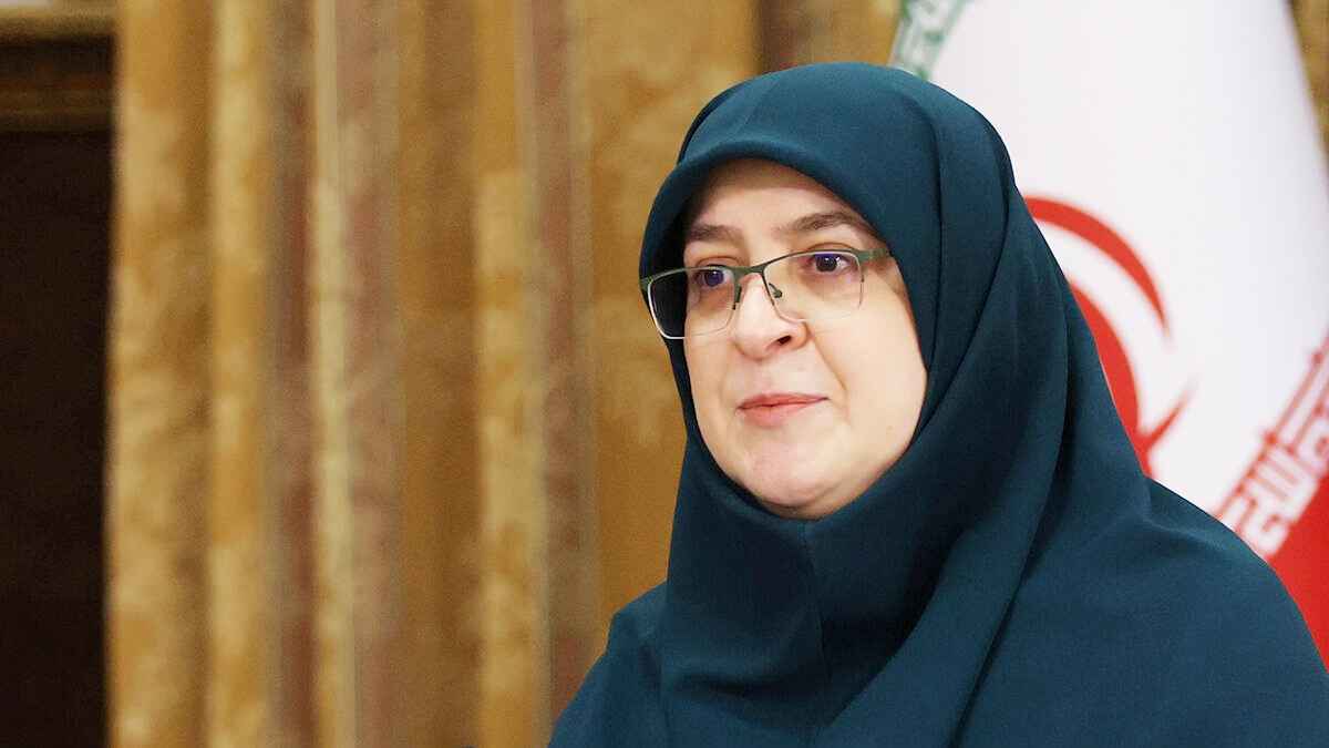 حكومة بزشكيان تتراجع عن لائحة "الأخبار الكاذبة" بعد موجة اعتراضات