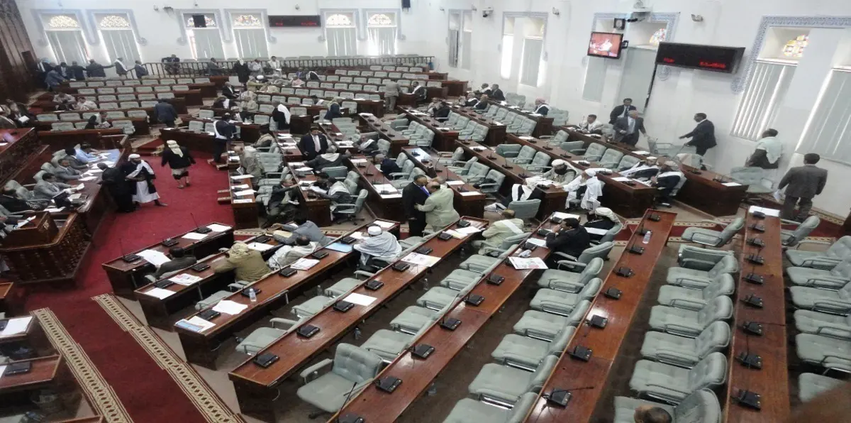 تحقيق "النصاب" عقبة أمام إعادة انعقاد البرلمان اليمني