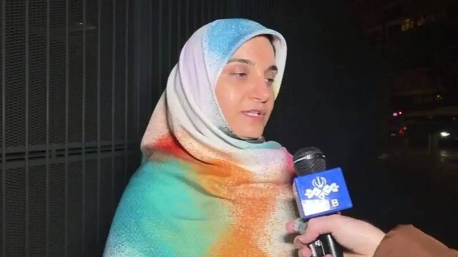 بعد إفراج طهران عن فرنسيين.. باريس تطلق سراح مواطنة إيرانية