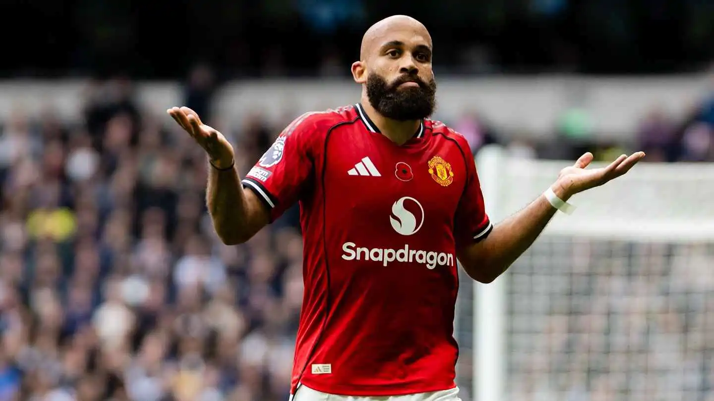 مبيومو لاعب مانشستر يونايتد