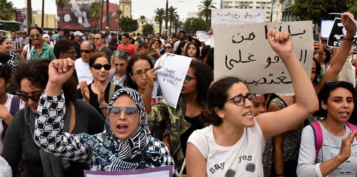 متظاهرون في المغرب يطالبون بأقصى عقوبة بحق فرنسي متهم بهتك عرض طفلات‎