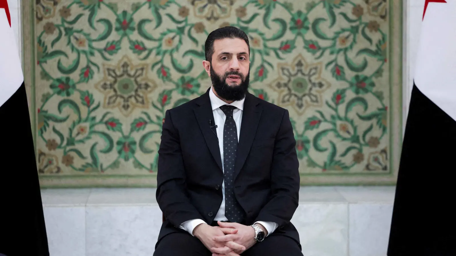 "شرط تعجيزي".. ما الخيارات أمام الشرع للتعامل مع المقاتلين الأجانب؟