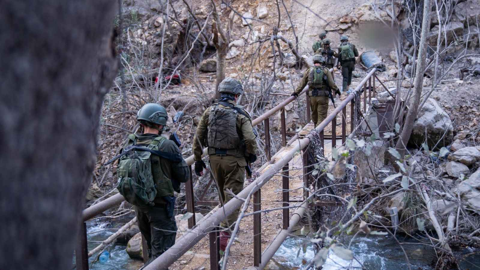 بينهم قيادي.. اعتقال 4 من "حزب الله" دخلوا "المنطقة المحظورة"