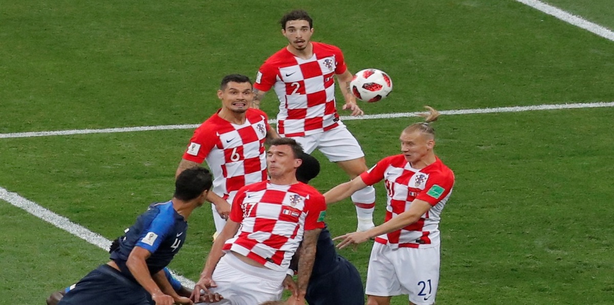 مباراة فرنسا وكرواتيا في نهائي كأس العالم.. هدف الديوك الأول يثير الجدل (فيديو)