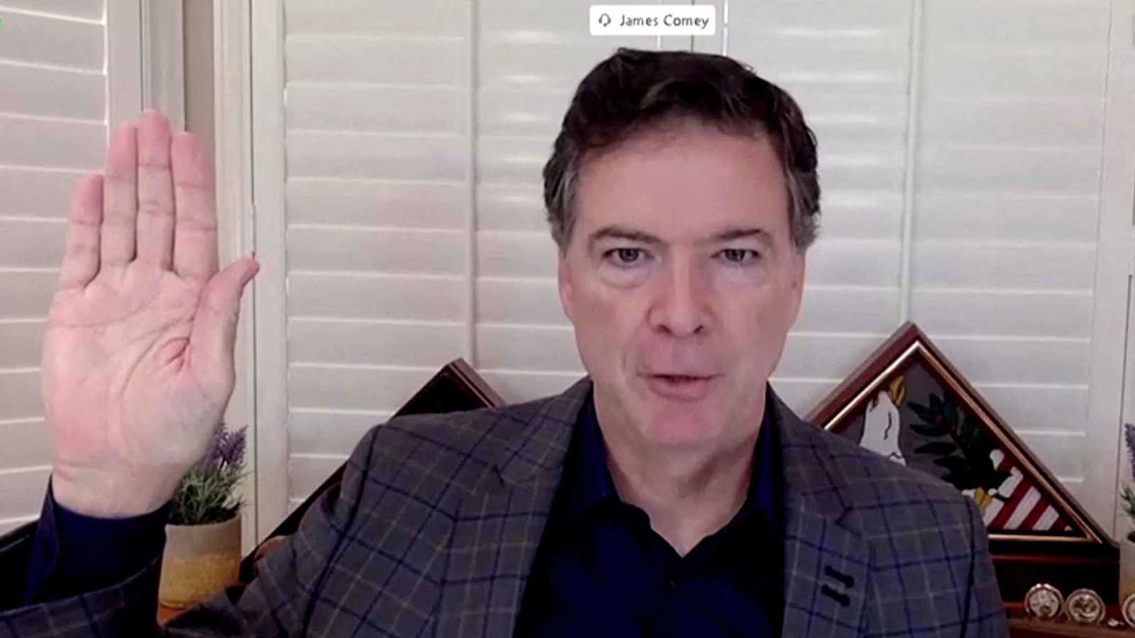 "انتقام سياسي".. كيف أصبح جيمس كومي على رأس قائمة أعداء ترامب؟