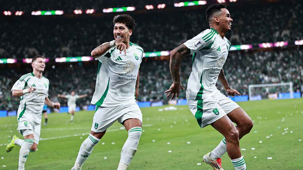 نجم الأهلي السعودي يقترب من العودة إلى الدوري البرازيلي