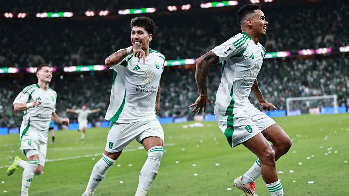 نجم الأهلي السعودي يقترب من العودة إلى الدوري البرازيلي