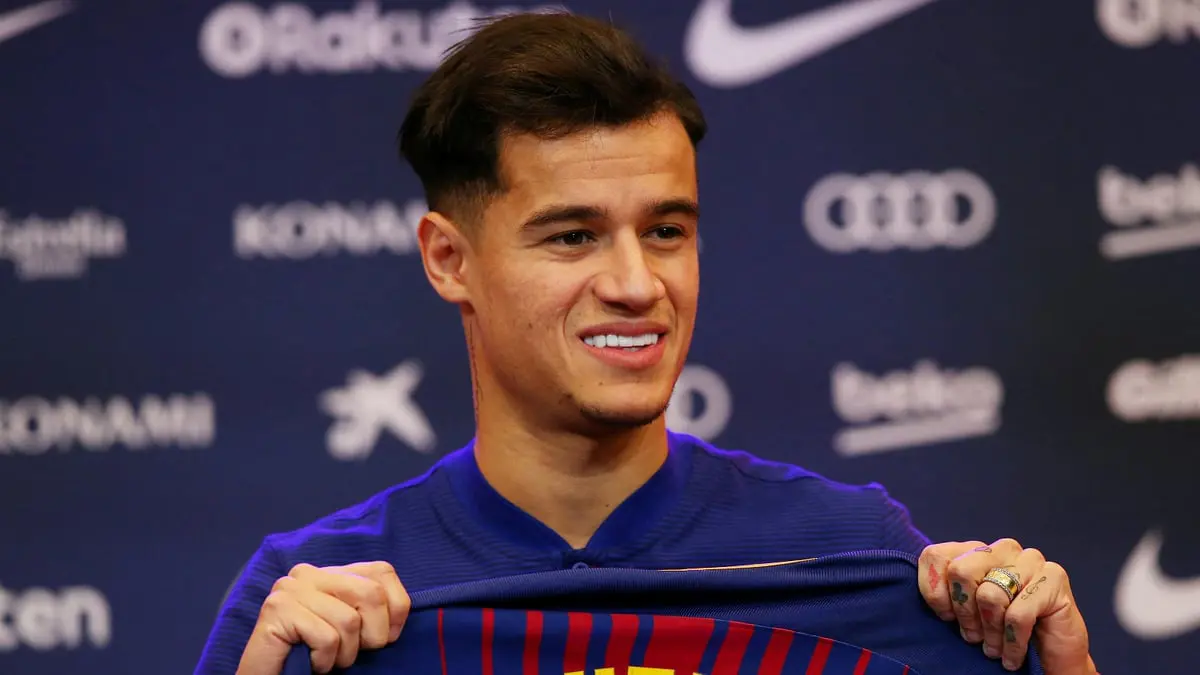 رسميا.. كوتينيو ينضم إلى أستون فيلا بنظام الإعارة (صورة)