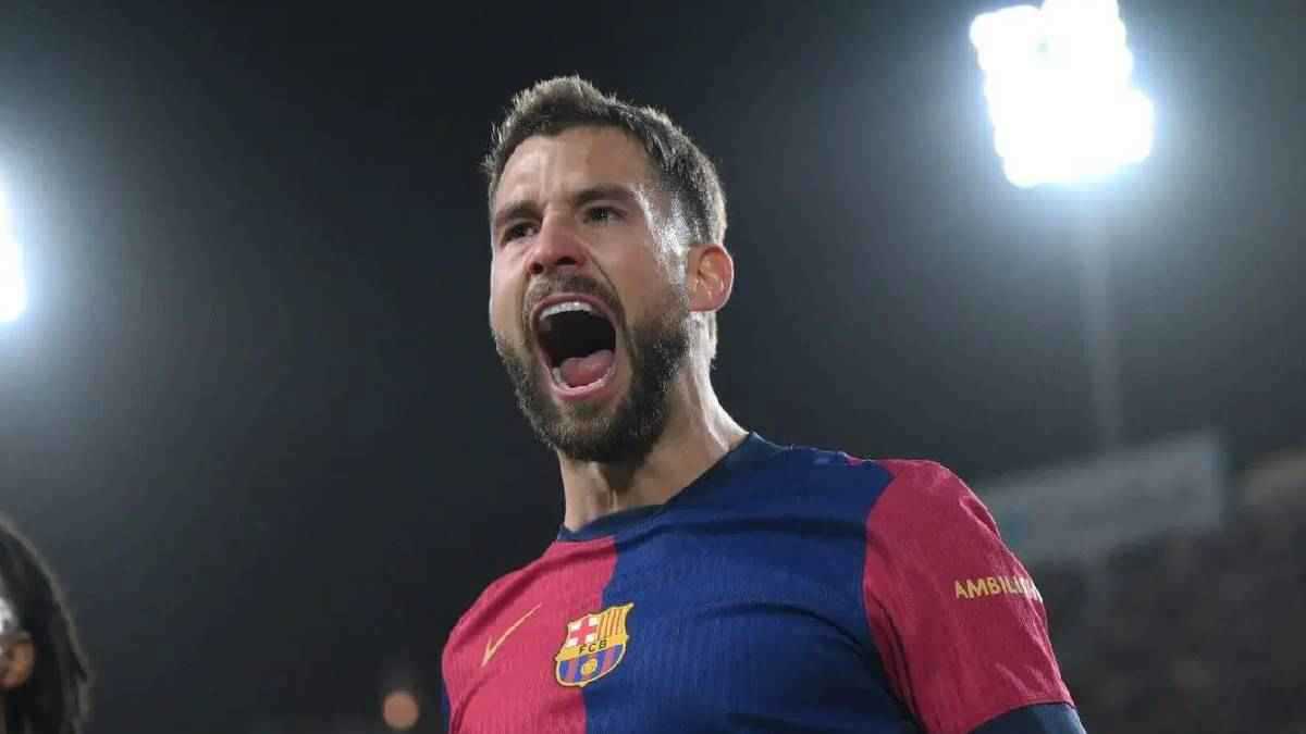 لا يقبل الإهانة.. رسالة أشرف بن عياد لجمهور النصر بعد التعاقد مع إينيغو مارتينيز