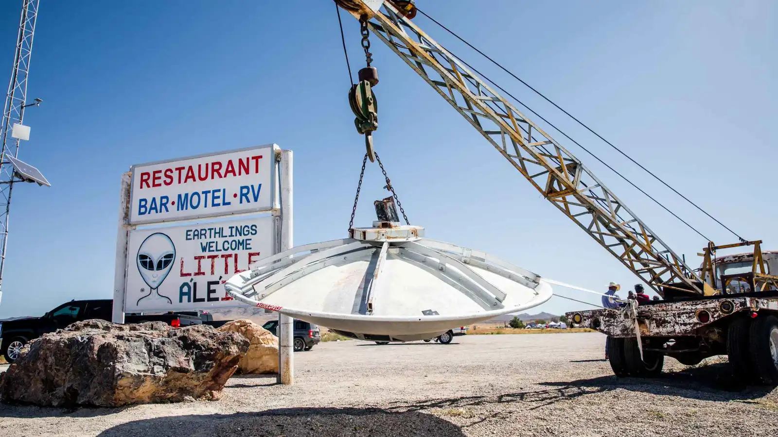 ملفات غامضة تُفتح.. ماذا تخفي واشنطن عن الأجسام الطائرة المجهولة؟