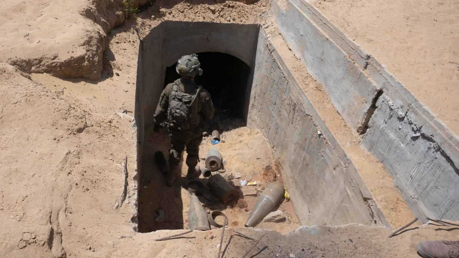 مخازن للغذاء وشبكة كمائن.. تحقيق إسرائيلي يكشف تفاصيل الحياة داخل أنفاق رفح