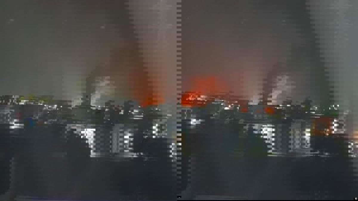 مقتل 6 أشخاص وإصابة 15 في اشتعال خط بترول شمال مصر (فيديو)