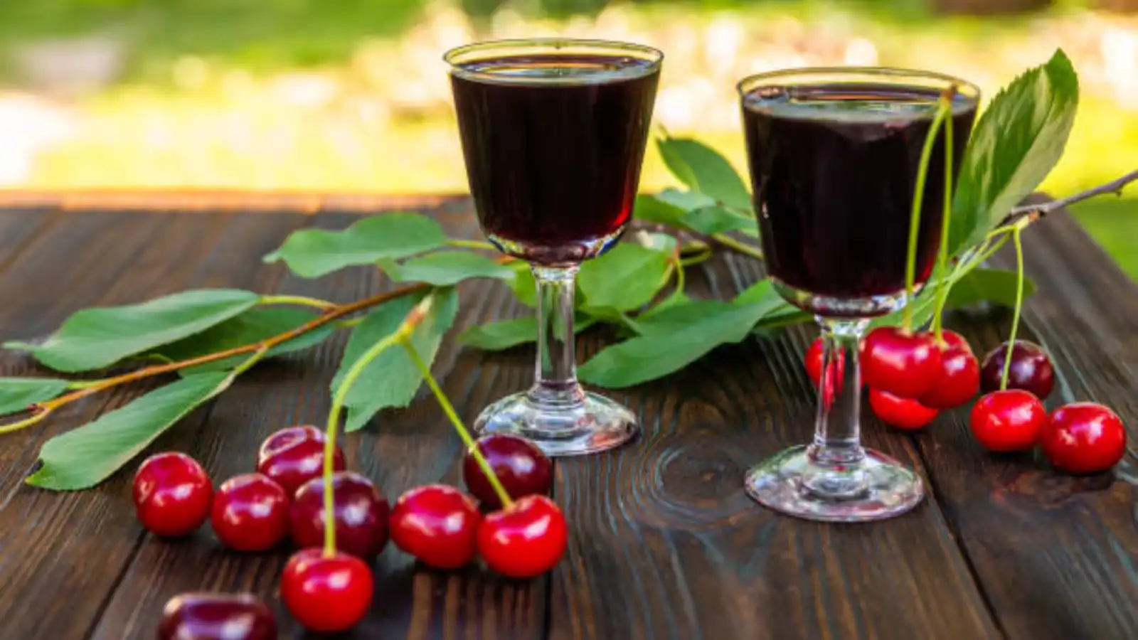 كوب واحد قبل النوم.. عصير طبيعي يحارب الأرق