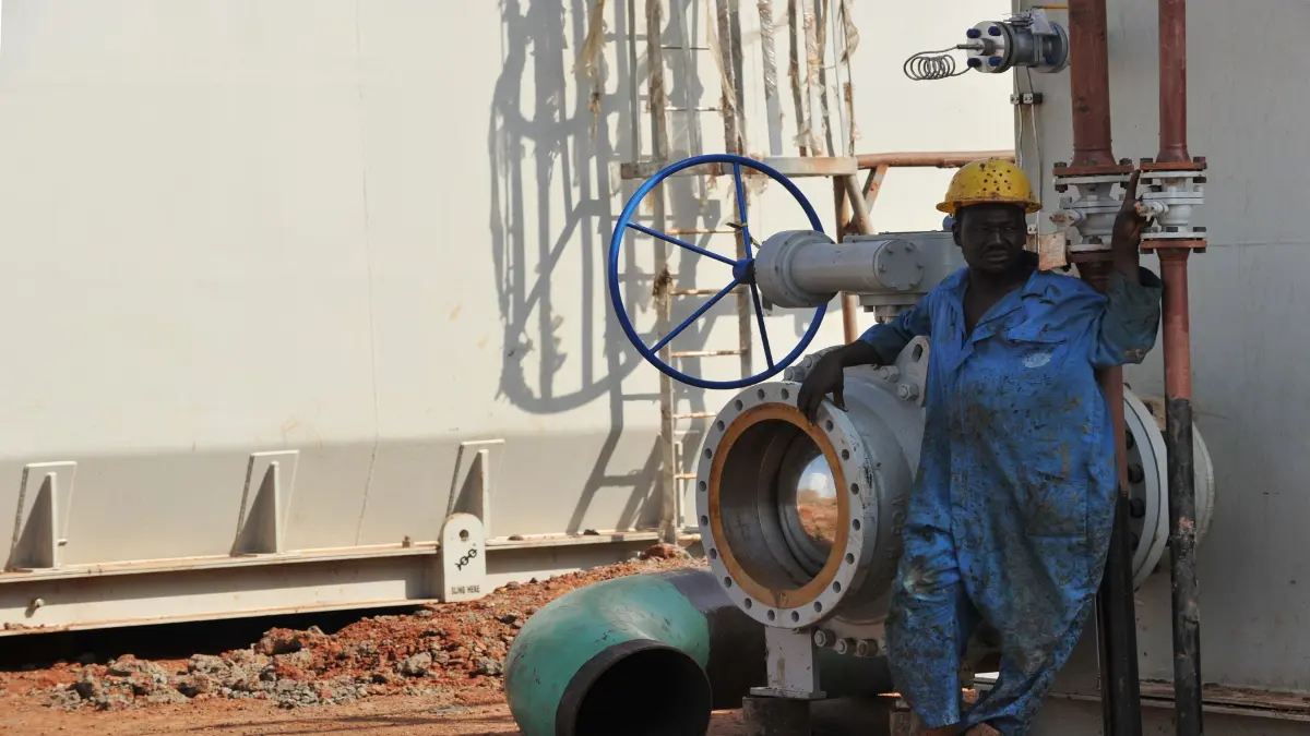 السودان يوافق على مراجعة رسوم عبور نفط جوبا