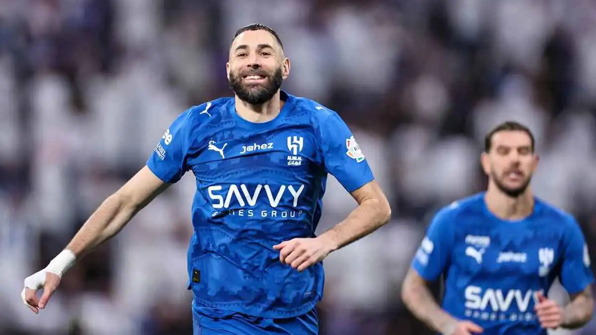 أول تعليق من بنزيما حول تتويج الهلال بدوري أبطال آسيا للنخبة (فيديو)