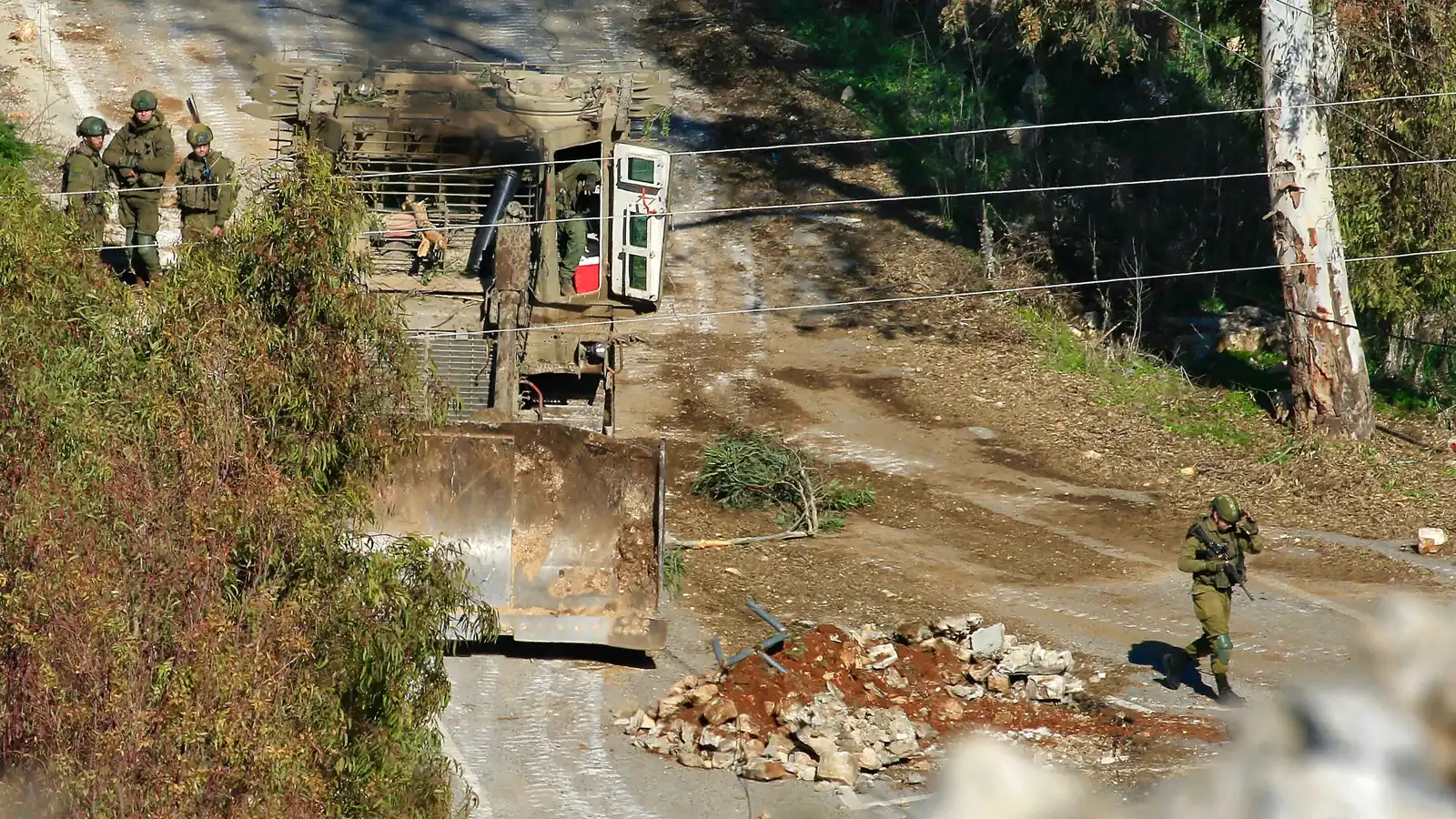 الجيش الإسرائيلي: العثور على مقر قيادة لحزب الله داخل محل ملابس (فيديو)