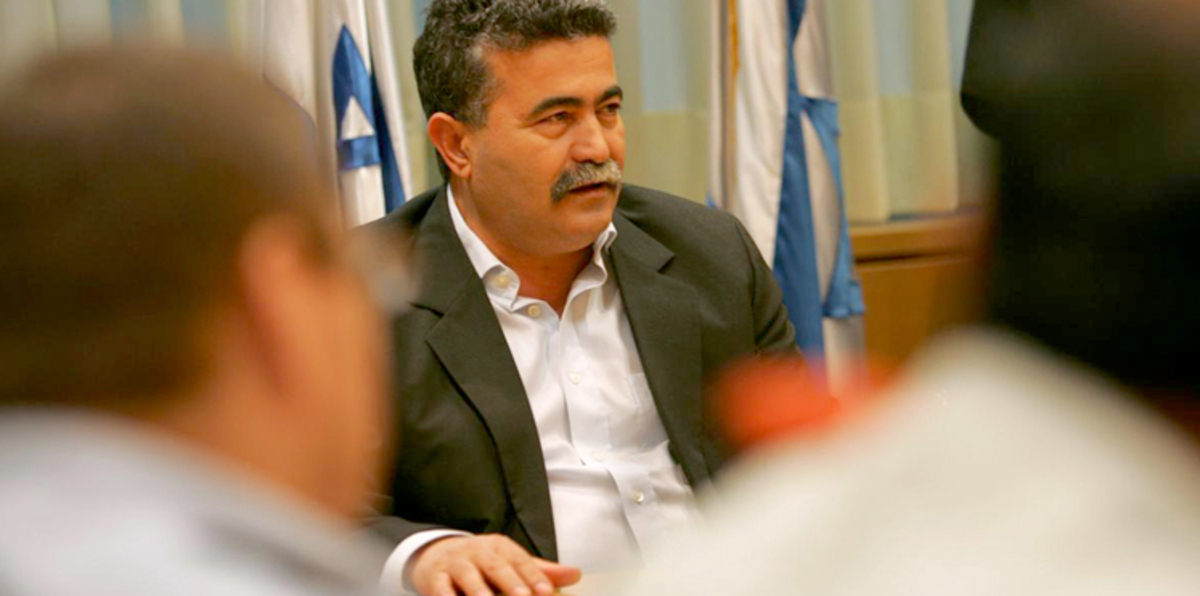 بماذا هدّد عامير بيرتس نتنياهو وزعيم المعارضة الإسرائيلية؟