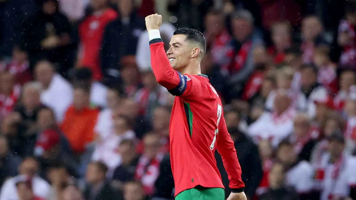 رونالدو يتعهد بمفاجأة مدوية: سنحطم الإنترنت (فيديو)