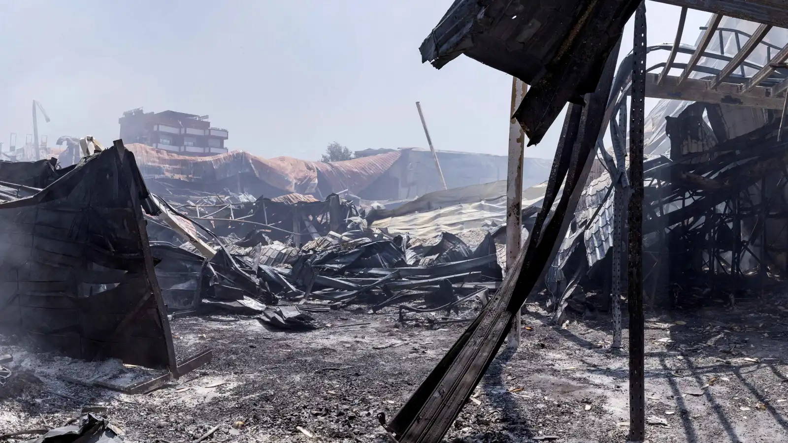 احتجاجات ونهب وحرق.. مدغشقر تغرق في الفوضى (فيديو)