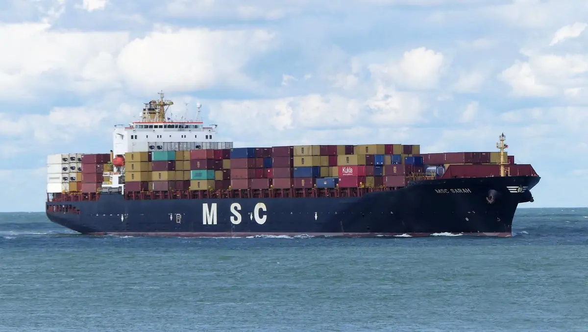 ميليشيا الحوثي تعلن قصف سفينة إسرائيلية بصاروخ باليستي جديد