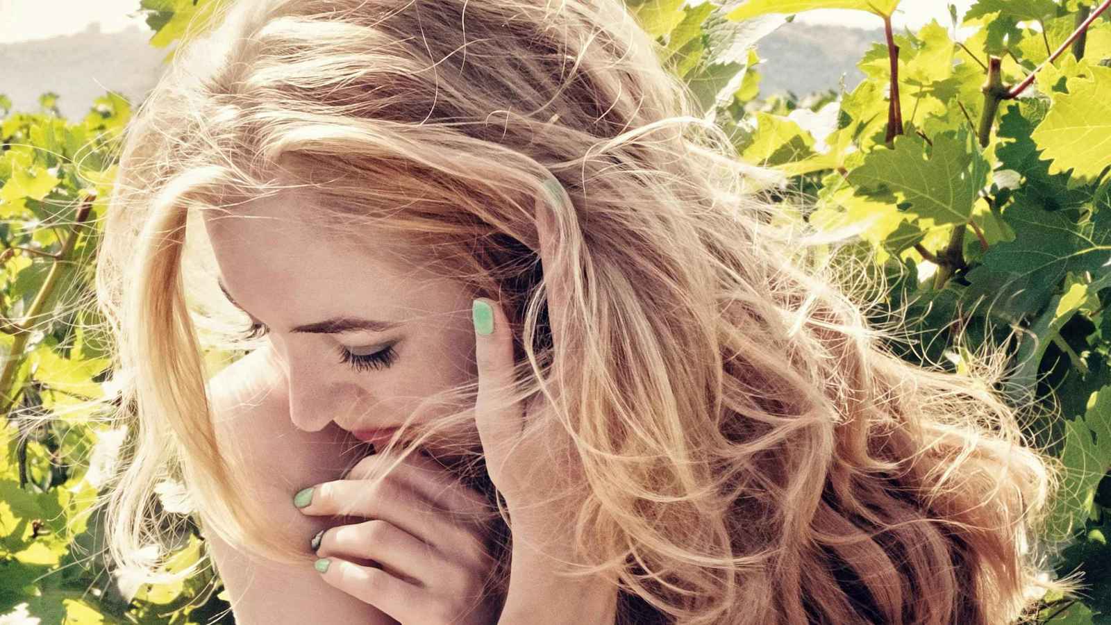 "يمر في 3 مراحل" .. هل قص الشعر دورياً يسرّع نمو بصيلاته؟