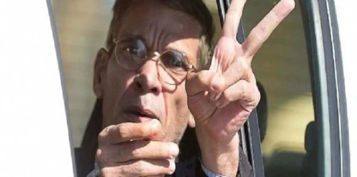 ماذا قال خاطف الطائرة المصرية في أول تصريح له