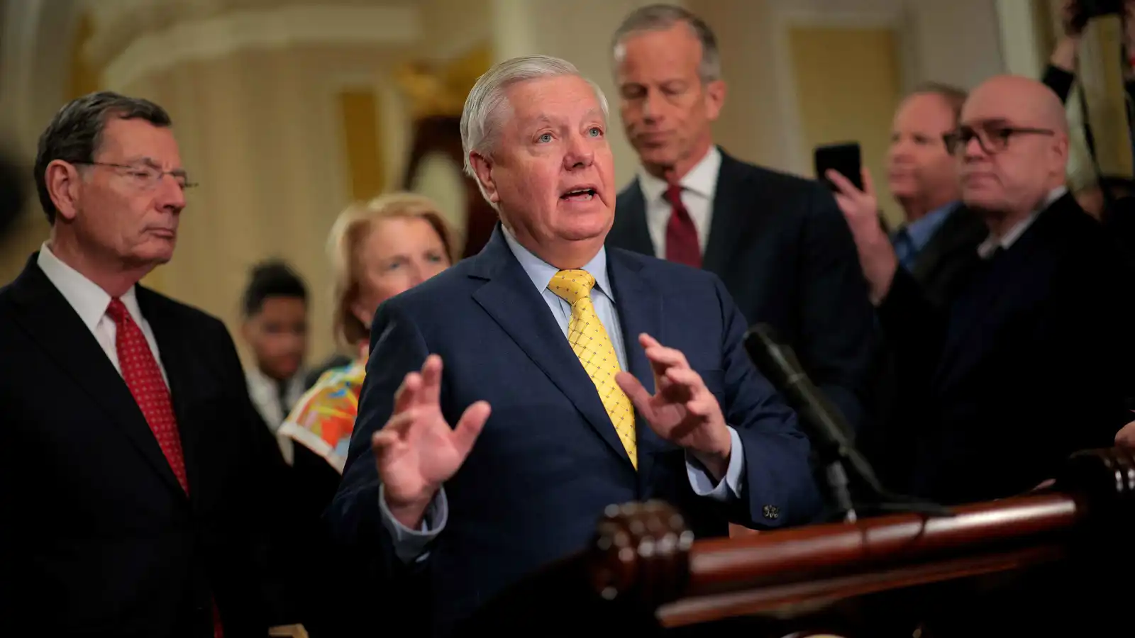 ليندسي غراهام: ضم الضفة يعادل إلقاء قنبلة نووية إيرانية على إسرائيل