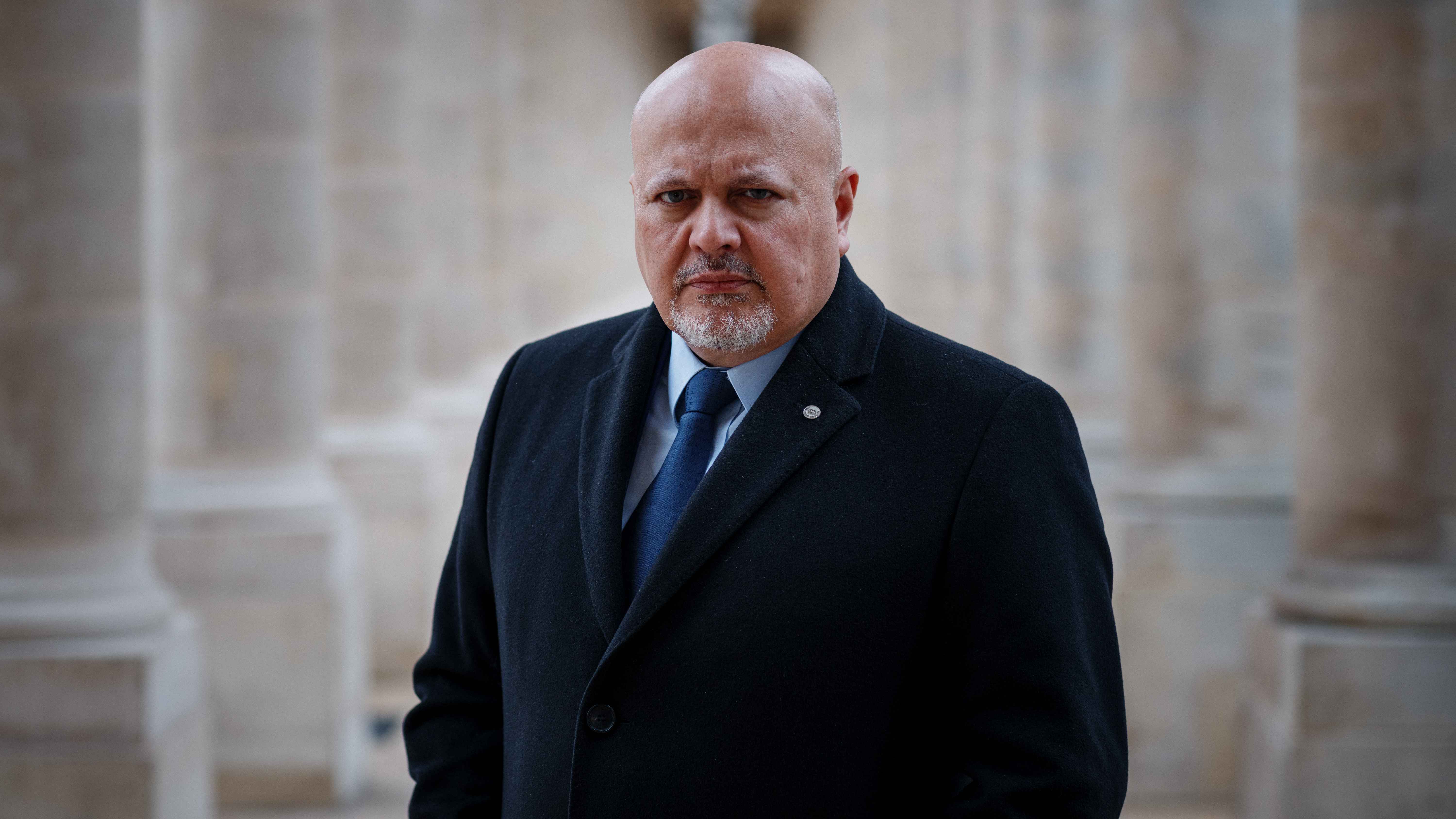 حظر سفر وعقوبات اقتصادية.. كريم خان في مرمى "انتقام ترامب"