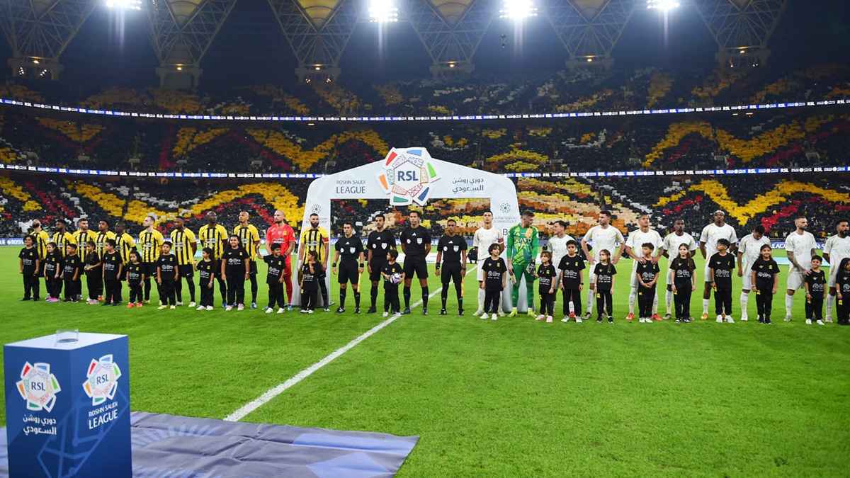 النصر الأقرب للقب السوبر.. توقعات مفاجئة من أسطورة الكرة السعودية (فيديو)