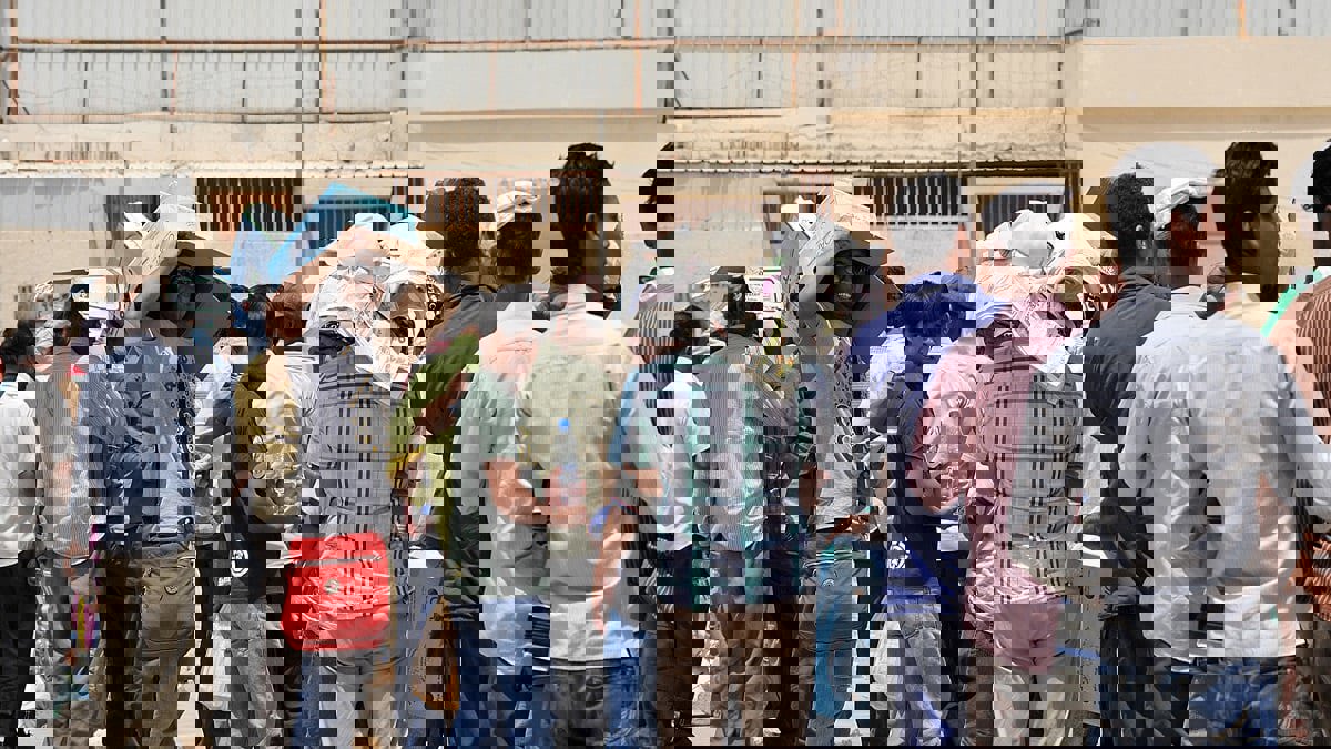 دكا .. اتهام شقيق النائب البنغالي المحتجز بالكويت بالتورط في "الاتجار بالبشر"