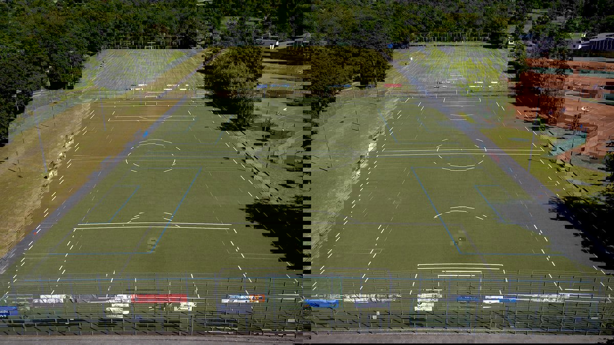 وفاة لاعب برلين الألماني ذي الـ15 عامًا نتيجة تعرضه للضرب من لاعب ميتز الفرنسي