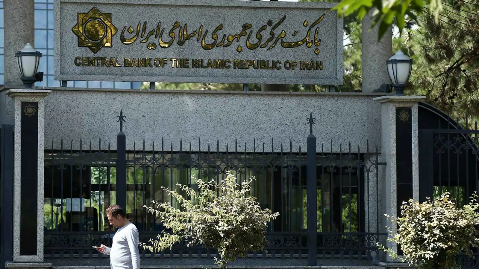 مصادر إيرانية: عودة تدفق العملات الأجنبية من عائدات النفط إلى طبيعته نهاية مارس