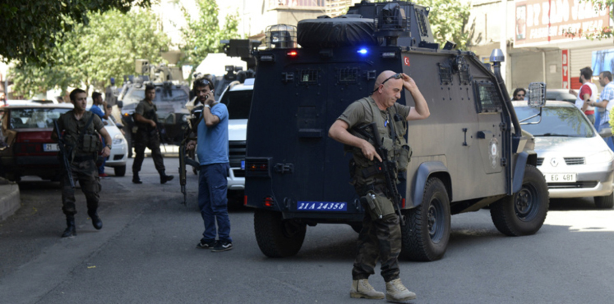 استئناف عمليات التطهير.. عزل وأوامر اعتقال بحق 107 من قضاة تركيا