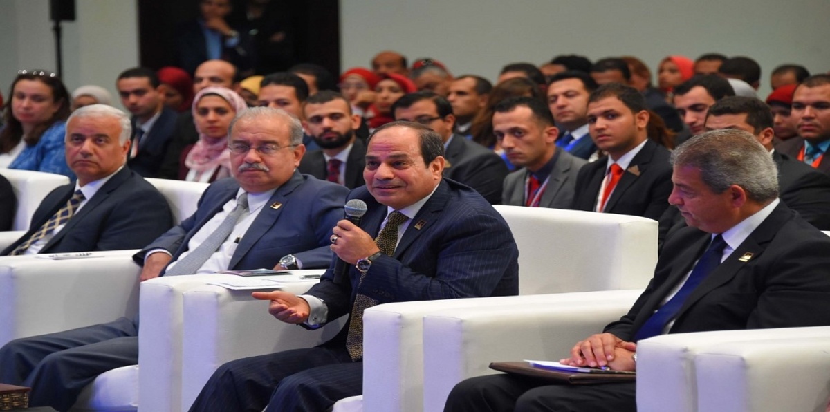  السيسي يطالب بوضع خطة لربط نهر النيل بمجموعة جسور