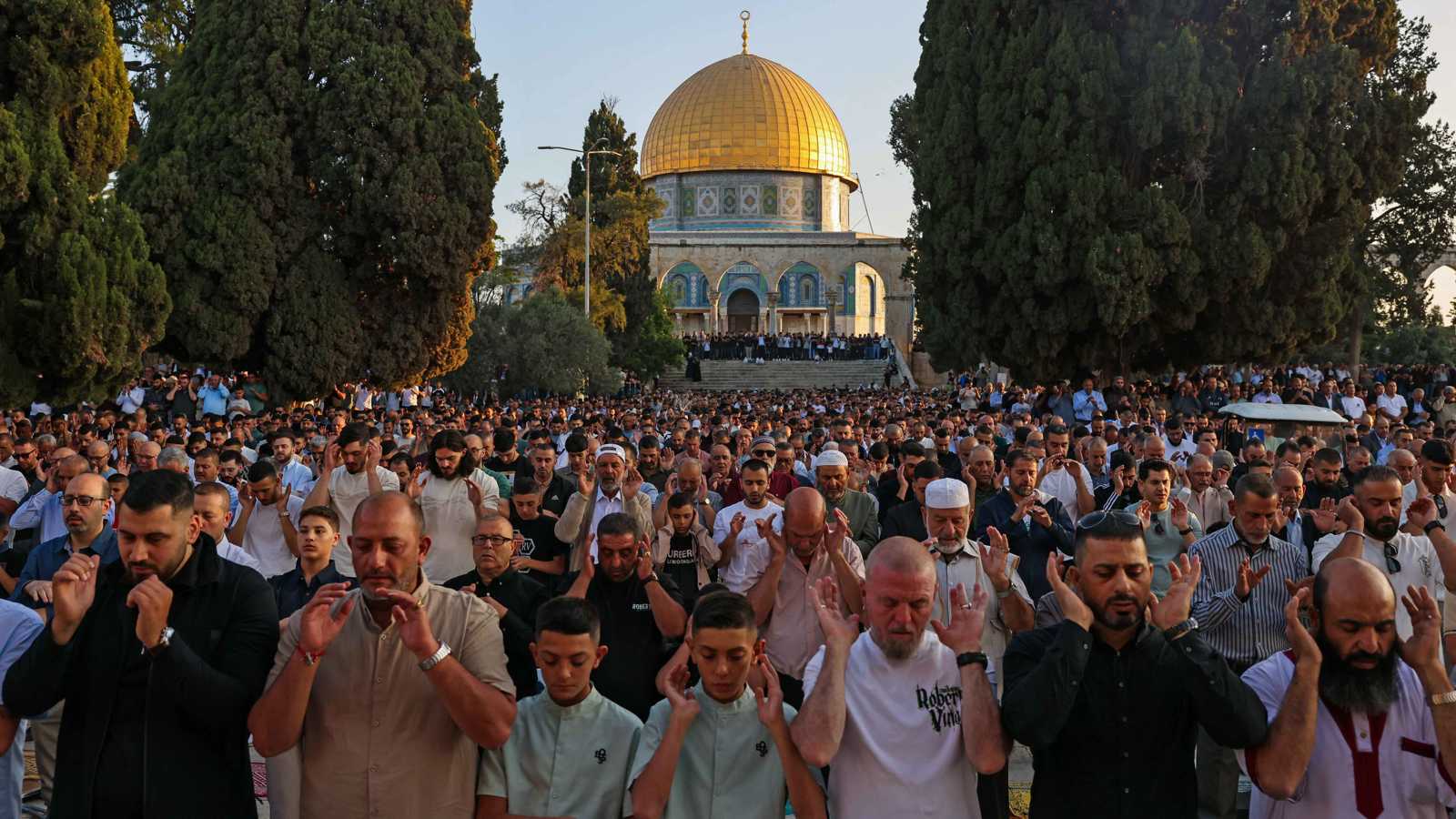 محافظة القدس تحذر من قانون إسرائيلي يهدد عبادة المسلمين في الأقصى