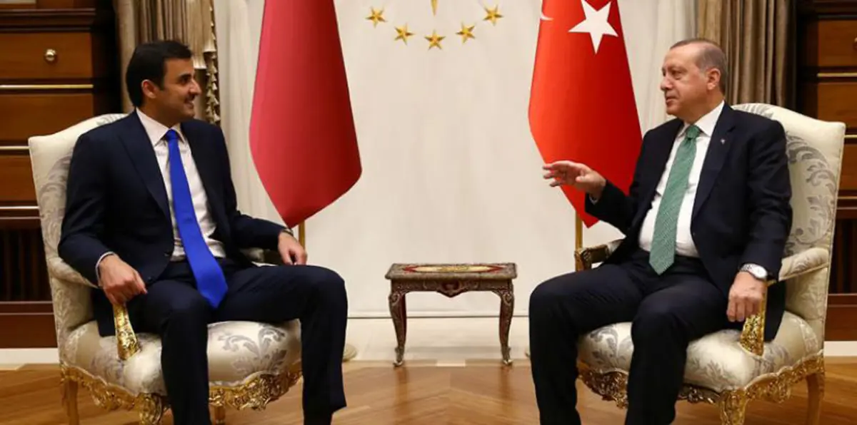 الأولى بعد أزمة الليرة.. أمير قطر يعتزم زيارة تركيا اليوم