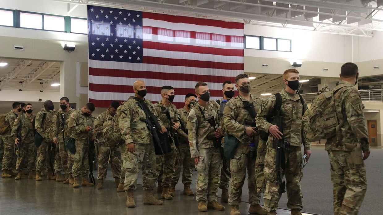 فريق ترامب يعتزم محاكمة المسؤولين عن الانسحاب من أفغانستان