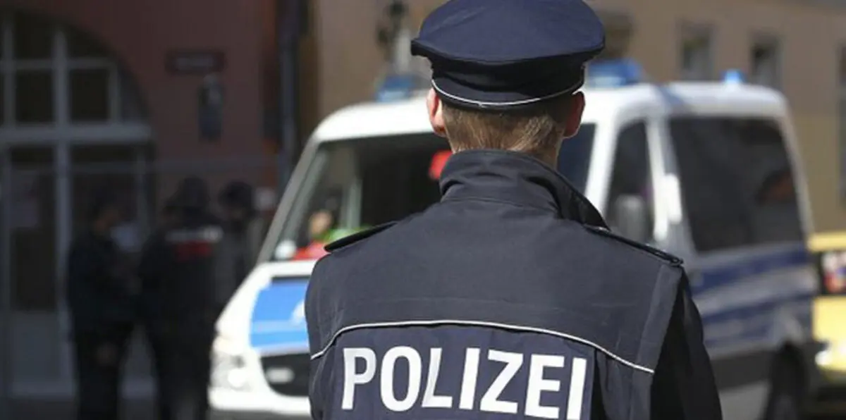 الشرطة الألمانية تقتل ملثما احتجز رهائن في مجمع لدور السينما