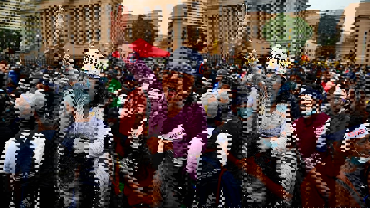 سريلانكا تطلب من رعاياها في الخارج تحويل الأموال لمساعدتها في أسوأ أزمة اقتصادية