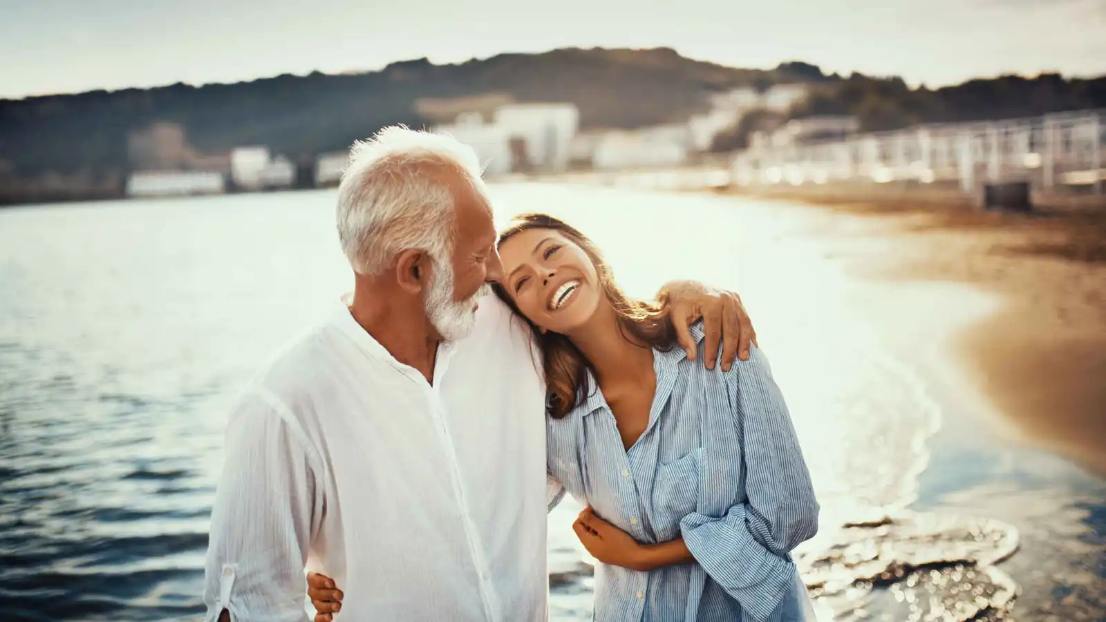 زواج الفجوات العمرية.. كيف يختلف تأثيره بين الرجال والنساء؟