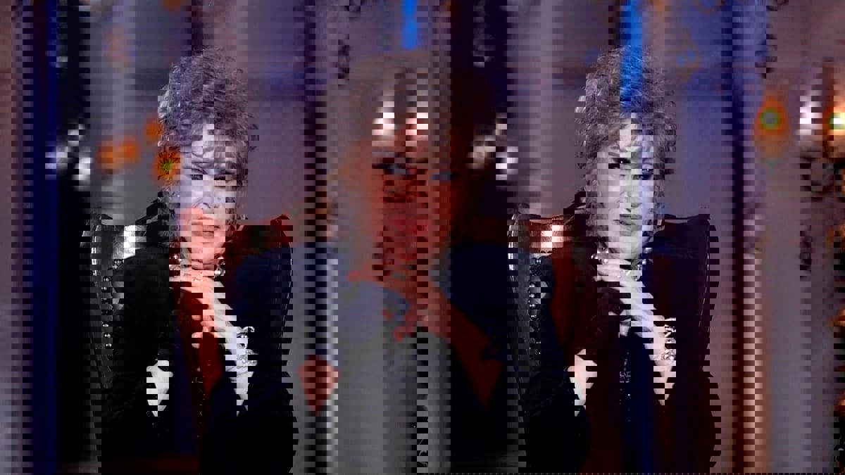 صفية العمري تؤدي مناسك الحج على كرسي متحرك (صورة)