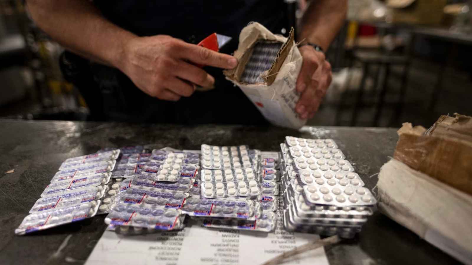 "الفنتانيل" في قلب الحرب التجارية الجديدة بين أمريكا والصين