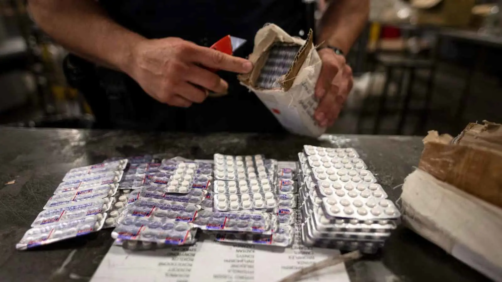 "الفنتانيل" في قلب الحرب التجارية الجديدة بين أمريكا والصين