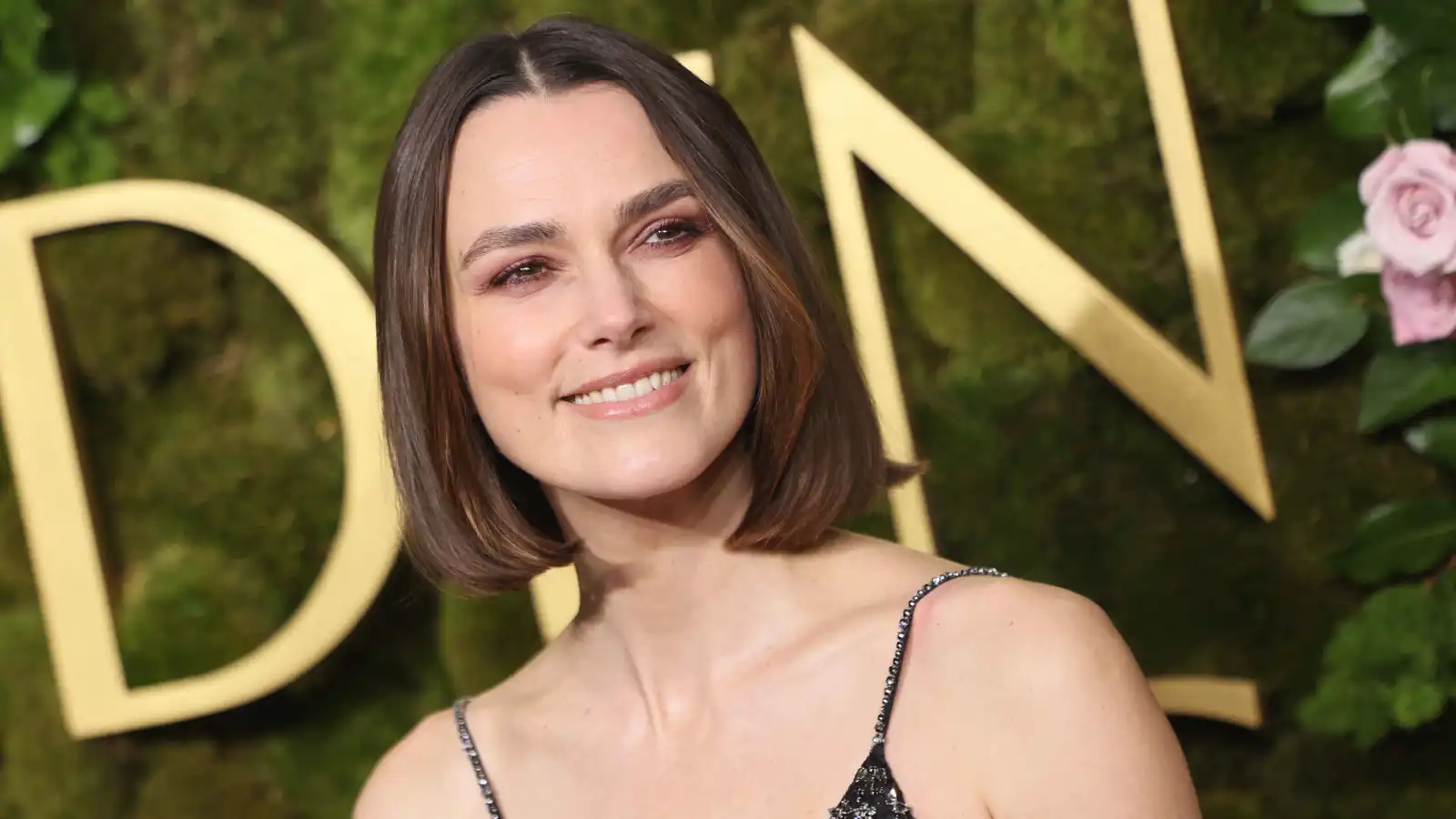 من جوني ديب إلى كيارا نايتلي.. ابتسامات النجوم تحت مجهر الخبراء