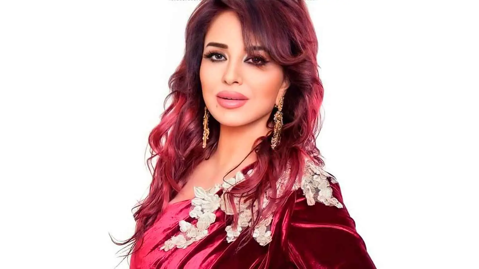 احتضنته لدقائق.. مادلين طبر تكشف تفاصيل "عضة الأسد" (فيديو)