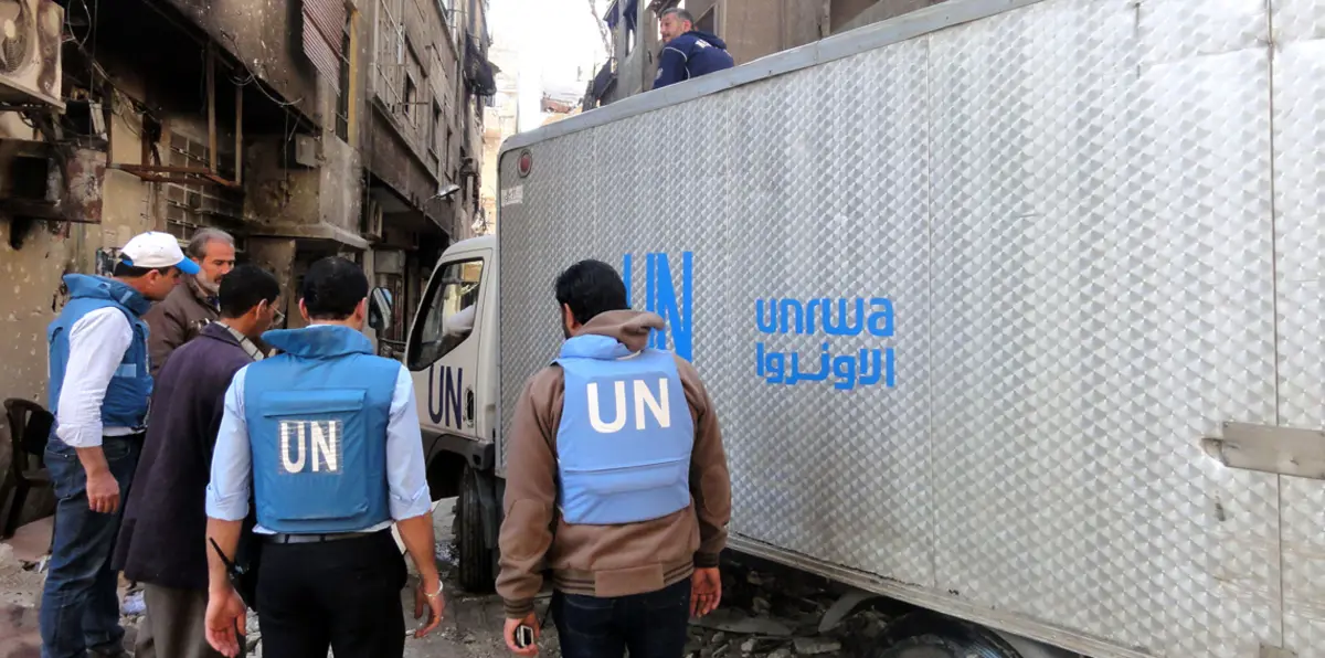 المتحدّث باسم "الأونروا" لـ إرم نيوز: تقليص المساعدات ينذر بواقع صعب