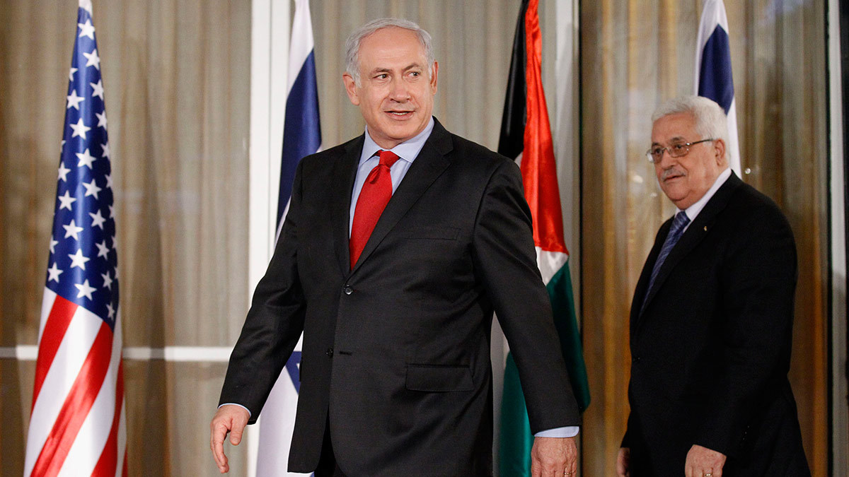 الخارجية الفلسطينية: عباس لا يمانع عقد لقاء مع نتنياهو في موسكو