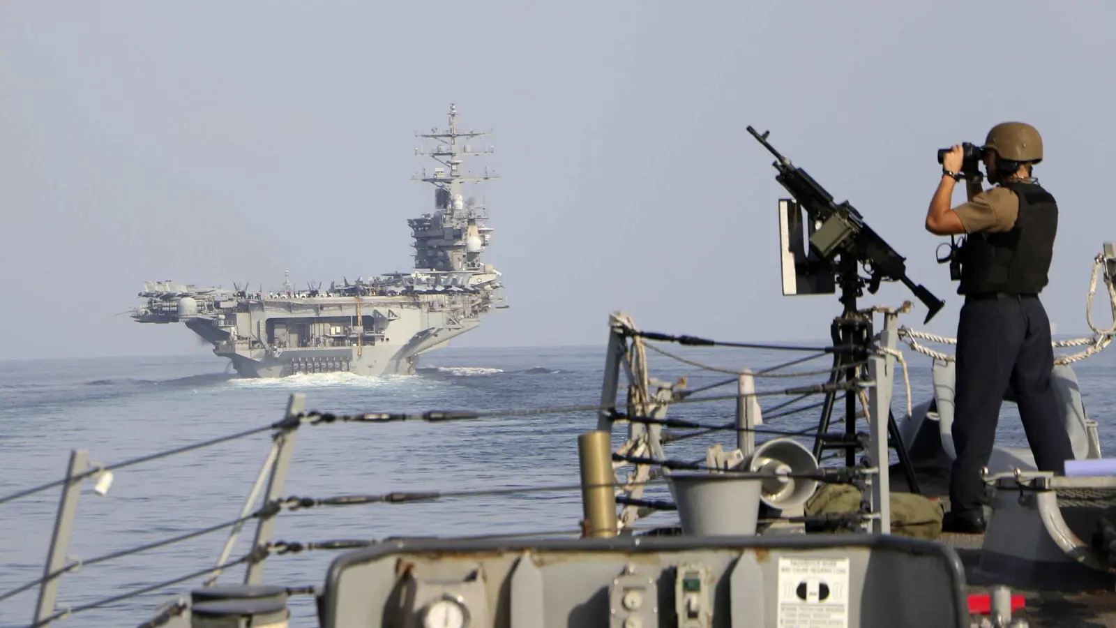 مصادر أمريكية: إيران أجرت استعدادات لتلغيم مضيق هرمز